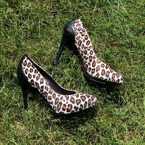 Donald Pliner faux fur and leather heels 🐆